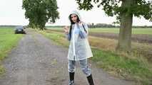Miss Amira in Lepper Nylon Regenzeug und transparentem Regenanzug