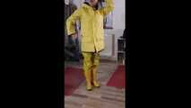 +++ new+++ Miss Clara in yellow raingear