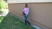 118065 Cynthia Vellons Pees By An Apartment Building
