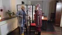 Lady Nadja und Miss Francine in Nylon Regensachen (Videobilder)