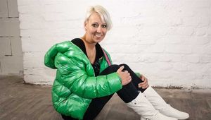 Lia in shiny green Colmar downjacket