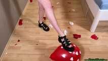 shoe stomp2pop Belbal 14 hearts balloons