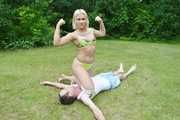 Paige versus Chris: Outdoor Pile driver Wrestling Match SET 2