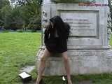 016082 Eve Takes A Pee Break By The Alfred de Musset Statue