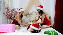 Lucky, Nelly, Xenia - Santa’s little helpers tie each other up on a bed (video)