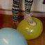 Ballons mit den Sneakers in meinem Wohnzimmer zertreten