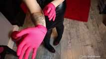 Nitrile disposable gloves in red
