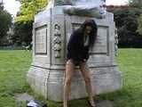 016082 Eve Takes A Pee Break By The Alfred de Musset Statue