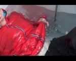 Jil wearing a sexy black down pants and a red down jacket taking a bath (Video)