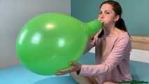 Blow2Pop extremely huge green U14 (reaching 15-16inch)