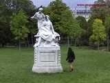 016082 Eve Takes A Pee Break By The Alfred de Musset Statue