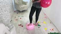 footpopping small party balloons