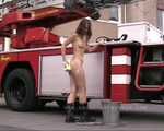 Nackt bei der Feuerwehr