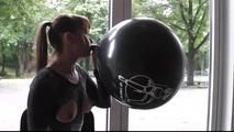 The huge balloon in public 1