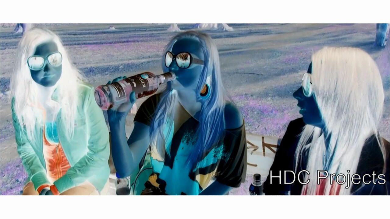 Hdc Bonus - 3 Girls at a Carnival (Revisited)