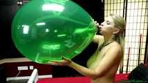 busty pumppops and B2P green 18inch globos payaso