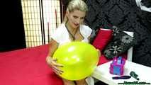 busty pumppops and B2P green 18inch globos payaso