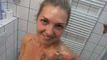 Rough oily fuck in the bathroom with Creampie! [GER]