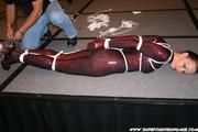 Lillian Caine – Supertight Hogtie live at FetishCon Tampa (Pictures)