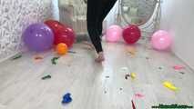 footpopping small party balloons